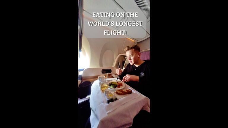 Food On The World’s Longest Flight😱 19 Hours – New York to Singapore!